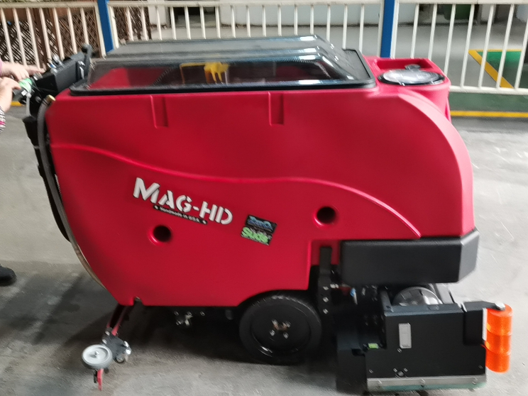 进口卡特M860HD大型手推滚刷式洗地机在工厂车间应用案例