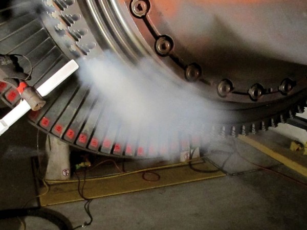 工业高温蒸汽清洗机清洗轮毂